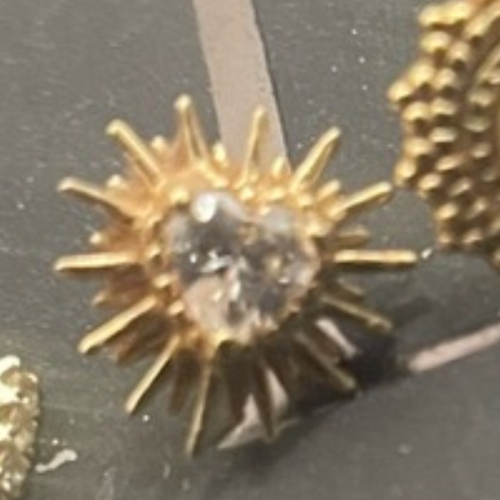 Flame heart yellow gold